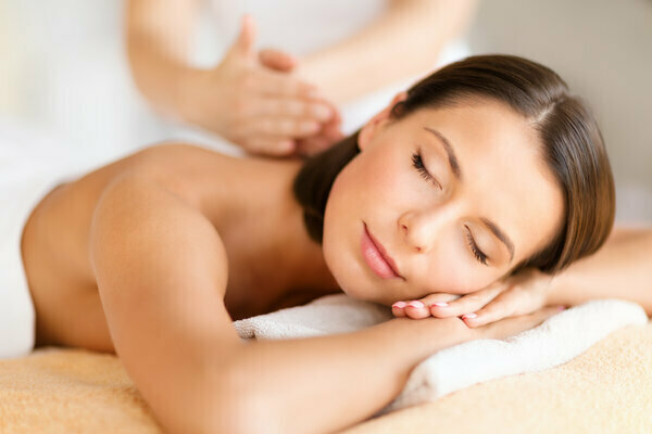 I 6 benefici del massaggio rilassante a livello fisico e mentale